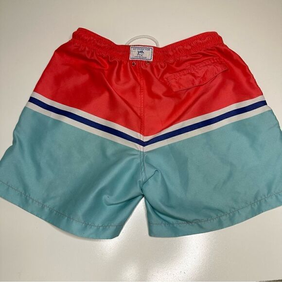 Southern Tide Red-Teal-Navy-White Hybrids in size Medium with 5.5" IS - Picture 4 of 7